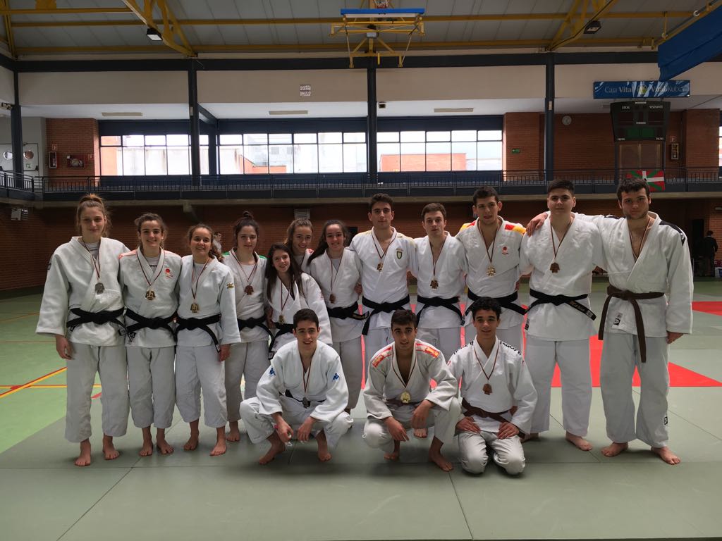 15 medallas para los Navarros en el Fase Sector Norte del Cpto. Esp. Junior_Vitoria 10-02-18